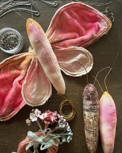 Julie Collings on Instagram: "Art group is tonight and Shannon has planned such an amazing project, we are making textile moths and butterflies. I experimented with a body pattern a bit last night and dyed a few samples so I would have something to stitch on tonight. Dyed silk velvet wings look luminous with the saturated color and the tiny wings are made with a vintage silk handkerchief. Not sure about how the wired wings will attach, I might try something a bit different for the next set. Fabric Wings, Moths And Butterflies, Body Pattern, Silk Handkerchief, Moth Art, Textiles Projects, Textile Sculpture, Sewing Stuffed Animals, Dyed Silk