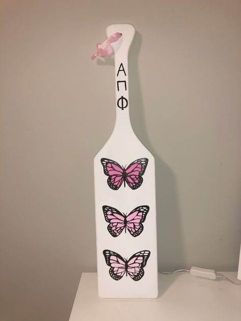 Butterfly Paddle Sorority, Paddle Sorority Big, 21st Birthday Paddle, Phi Mu Crafts, Sorority Paintings, Paddle Sorority, New Job Survival Kit, Sorority Aesthetic, Aoii Sorority