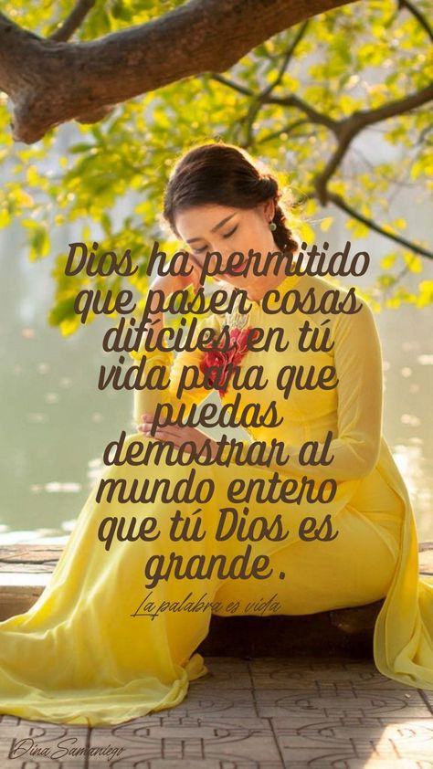 Dios ha permitido que pasen cosas difíciles en tvida para que puedas demostrar al mundo entero que tDios es grande. Good Night In Spanish, Christian Quotes Scriptures, Good Morning In Spanish, I Love You God, Bible Verses About Faith, Spanish Inspirational Quotes, Reflection Quotes, Bible Text, Gods Love Quotes