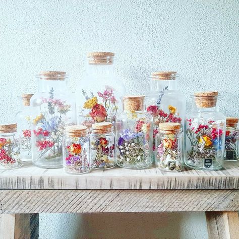 Sparkling Flowers, Wildflower Wedding Theme, Beautiful Terrariums, Flower Bottle, Dried And Pressed Flowers, Wildflower Wedding, Bottle Lights, Nature Decor, Bottle Art