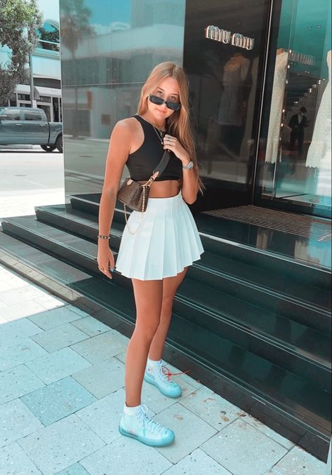 Tenis Skirt Outfits, Tennis Skirt Outfit Summer, Skirt And Top Outfits, White Tennis Skirt Outfit, Tennis Dress Outfit, Cute Tennis Skirt Outfits, Skater Skirt Outfit, Outfit Tennis, Tennis Skirt Outfits