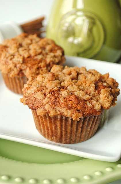 Banana Muffins With Crumb Topping, Muffin Crumble, Banana Crumb Muffins, Pumpkin Cream Cheese Muffins, Banana Muffin, Pumpkin Cream Cheese, Muffin Batter, Pumpkin Cream Cheeses, How To Simplify