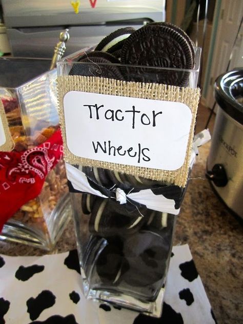 farm themed birthday party | Farm Themed Birthday Party Tractor Wheels, Cow Birthday Parties, Barnyard Birthday Party, Farm Theme Birthday, Rodeo Party, Farm Themed Birthday Party, Farm Animals Birthday Party, Cowboy Birthday Party, Western Birthday