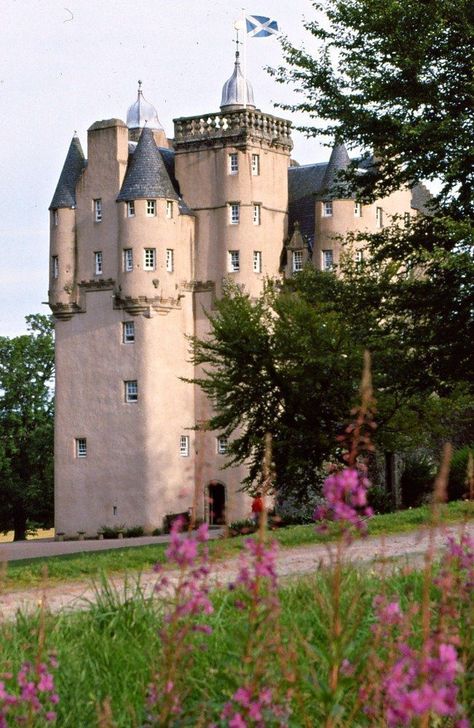 Craigievar Castle Craigievar Castle, Stirling Castle, Glen Coe, Pearl Harbor Attack, Fort William, Loch Lomond, West Highlands, Isle Of Skye, Inverness