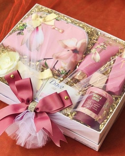 Elevate your Bridesmaid Hampers Game with our exquisite Hampers , where affordability meets elegance , your perfect choice for budget friendly Luxury . - #WeddingHampers - #WeddingGifts - #WeddingFavors - #BridalShowerGifts - #WeddingKeepsakes - #WeddingGiftsIdeas - #LuxuryWeddingHampers - #PersonalizedWeddingGifts - #WeddingGiftBaskets - #weddinghampersideas Bridal Hamper, Luxury Packing, Wedding Packing, Wedding Gift Hampers, Wedding Gift Pack, Bridal Gift Wrapping Ideas, Packing Ideas, Packaging Template, Wedding Services