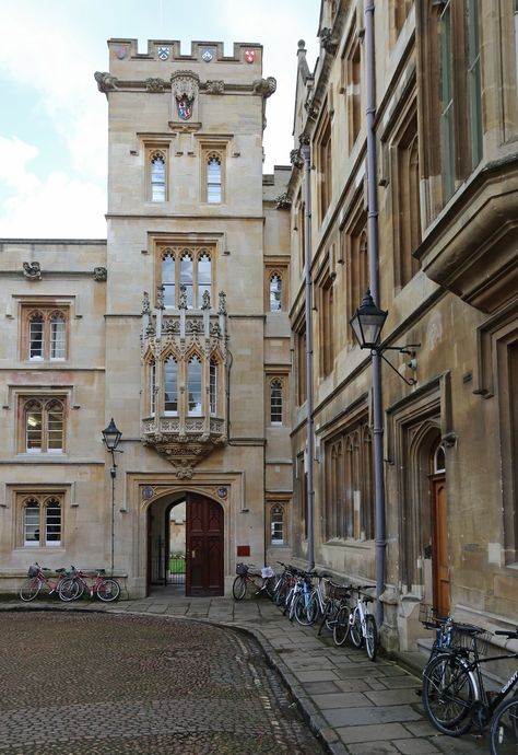 Pembroke College Oxford, Entrance Gateway, King James I, Samuel Johnson, Regents Park, Doctorate, College Park, The Rev, King James