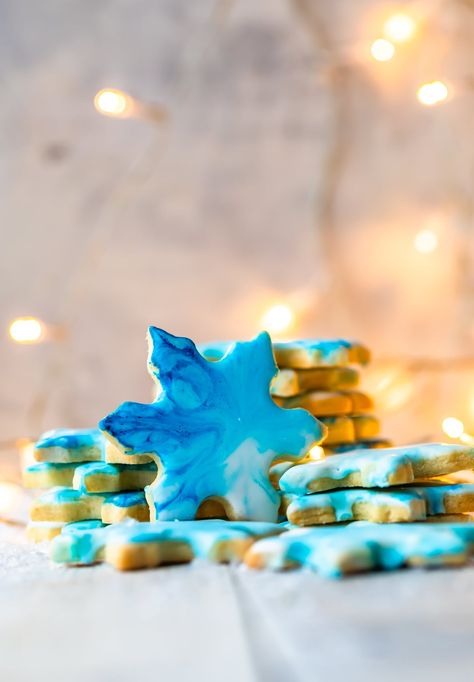 Butter Cookies With Powdered Sugar, Sugar Icing Recipe, Powdered Sugar Icing Recipe, Marble Frosting, Cookies With Powdered Sugar, Christmas Butter Cookies, Iced Christmas Cookies, Frosting Cookies, Treats For Christmas