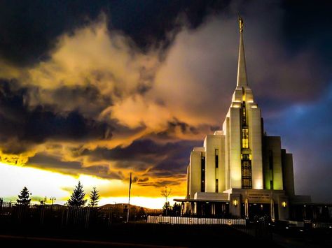 Rexburg Temple Lds Temple Wallpaper, Lds Wallpaper, Rexburg Temple, Temple Wallpaper, Lds Pictures, Temple Lds, Rexburg Idaho, Mormon Temples, Salt Lake Temple