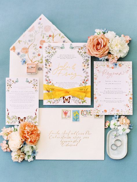 Shhh My Darling - Julia & Franz Colorful Wedding Invitations, Wedding In Italy, Stationery Inspiration, Beautiful Wedding Invitations, Invitation Inspiration, Flower Detail, Floral Invitation, Italy Wedding, Wedding Stationary