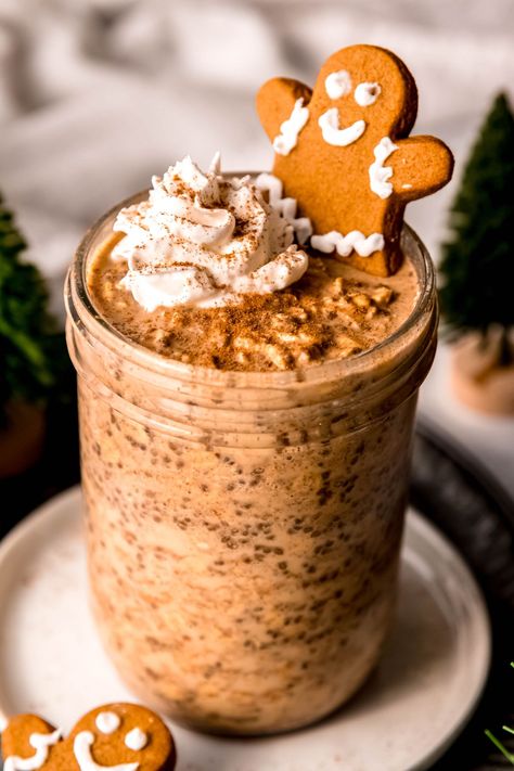 High Protein Gingerbread Overnight Oats - The Oregon Dietitian Gingerbread Protein Shake, Edible Protein Cookie Dough, Protein Gingerbread, Protein Cookie Dough Recipe, Pumpkin Protein Shake, Protein Powder Cookies, Protein Overnight Oats, Protein Cookie Dough, How To Make Gingerbread