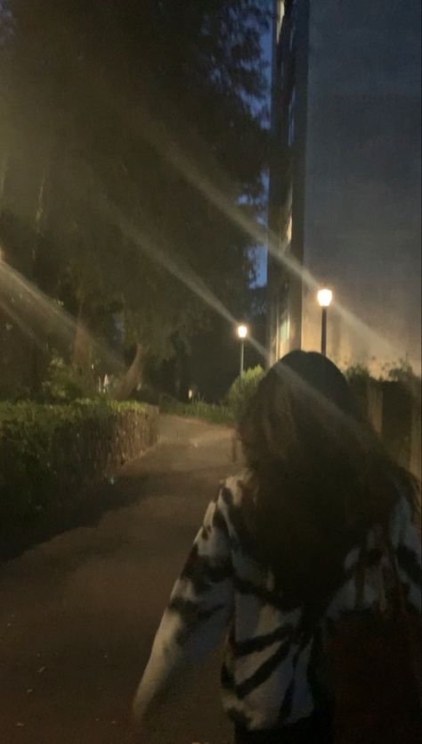 Yn Late Night Walk, Walking Home At Night Aesthetic, Nightwalk With Boyfriend, Fake Late Night Walk Snaps, Amanicore Aesthetic, Late Night Walks Aesthetic Couple, Late Night Walks Snapchat, Night Walk Aesthetic Couple, Walking Aesthetic Night