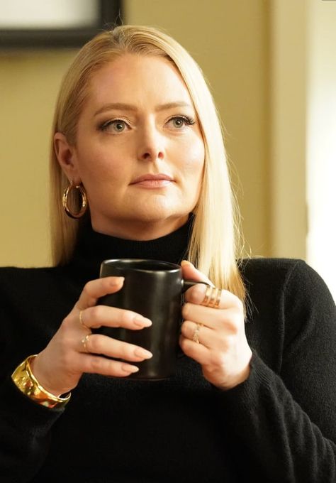 Not Dead Yet's Lauren Ash Discusses Lexi's Insecurities & Forming a New Understanding with Nell Lauren Ash, Genuine Friendship, Gina Rodriguez, Under The Surface, Three Friends, Return To Work, Perfect Life, Abc News, Proud Of You