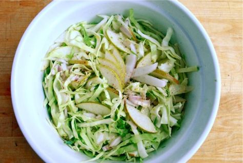 pear cabbage slaw Whole30 Coleslaw, Cantaloupe Salad, Cabbage Slaw Recipes, Salad Recipes Gluten Free, Gluten Free Salads, Pear Salad, Slaw Recipes, Cabbage Slaw, Coleslaw Recipe