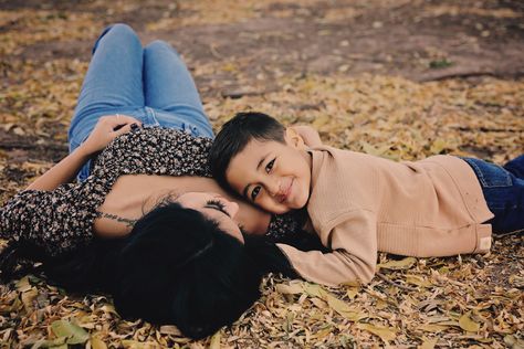 Fall Photoshoot Mother And Son, Fall Mommy And Son Pictures, Fall Pictures Mother And Son, Fun Mom And Son Photoshoot, Fall Photos Mom And Son, Mom And Son Poses Photo Ideas, Mother And Son Fall Photo Ideas, Mother Son Photos Single Moms, Mom And Son Photo Ideas Outdoor