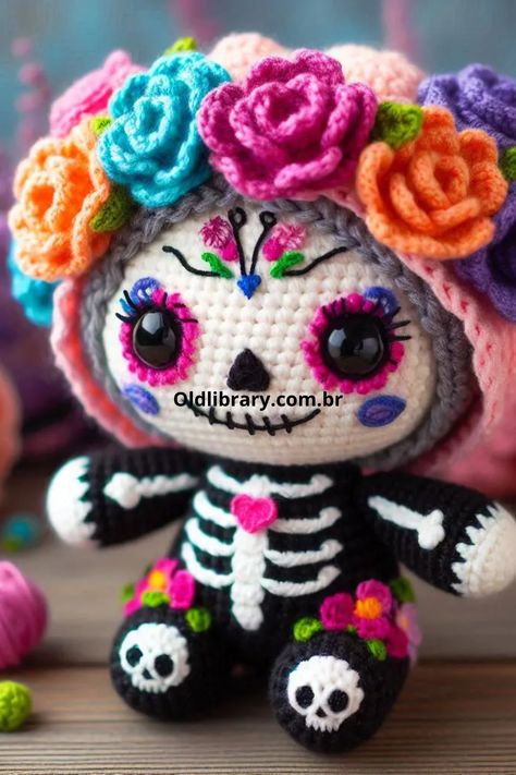 The amigurumi Santa Muerte is a stunning representation of this iconic figure, capturing the intricate details of her revered image through the art of crochet. Amigurumi Santa, Knitting Quilt, Disney Crochet Patterns, Quick Crochet Projects, Easy Crochet Animals, Crochet Eyes, Crochet Fall, Quick Crochet, Fun Crochet Projects