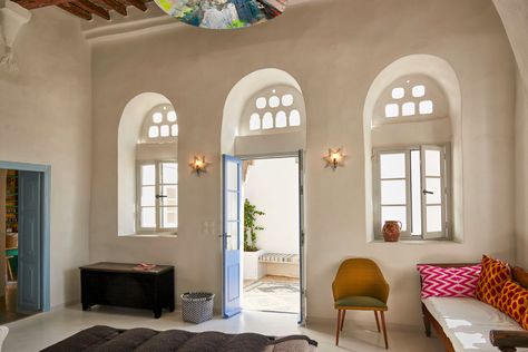 Immaculate 17th-Century Holiday Home in Tinos - Insights Greece Greek Homes, Casa Hobbit, Greek Villas, Greek House, Marble Decor, Island House, Holiday Villa, Island Home, Stunning Interiors