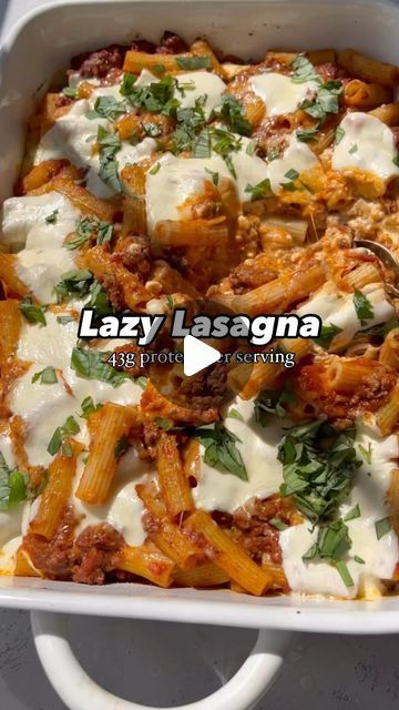 Mary Smith on Instagram: "New!! High Protein LAZY LASAGNA with 43g protein per serving! All the flavors of classic lasagna but without all the fuss. I used gluten free rigatoni from @bionaturae_organics + ground beef + @carbonefinefood marinara for one layer, and then we add a cottage cheese / ricotta / Parmesan layer in the middle! Top with fresh mozzarella and bake it up. My entire family devoured this 😍
.
Ingredients:
12 oz gluten free pasta (I used Bionaturae GF rigatoni, but Jovial penne works too)
1 tbsp olive oil
1 lb lean ground beef 
1 tsp salt, divided
24 oz jar Rao’s or Carbone marinara sauce
1 cup cottage cheese
1/2 cup ricotta cheese
1 egg
2 cloves garlic, minced
2 tsp Italian seasoning
8 oz mozzarella 
3/4 cup parmesan cheese, divided
fresh chopped basil, for garnish

Prehea Ricotta And Ground Beef Recipes, Baked Pasta With Cottage Cheese, Healthy Lasagna With Cottage Cheese, Lazy Lasagna With Cottage Cheese, High Protein Lasagna, Pasta And Meat Sauce, Baked Rigatoni With Cottage Cheese, Lasagna Recipe With Ricotta And Cottage, Pasta Mama