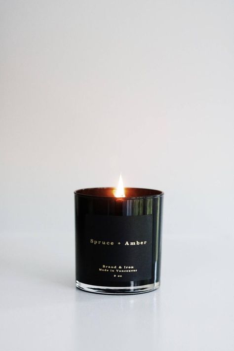 Candles Aesthetic Dark, Candle Shoot, Scented Candles Aesthetic, Candle Photography, Candles Aesthetic, Amber Candle, Soya Mumu, Candle Design, Candle Fragrance