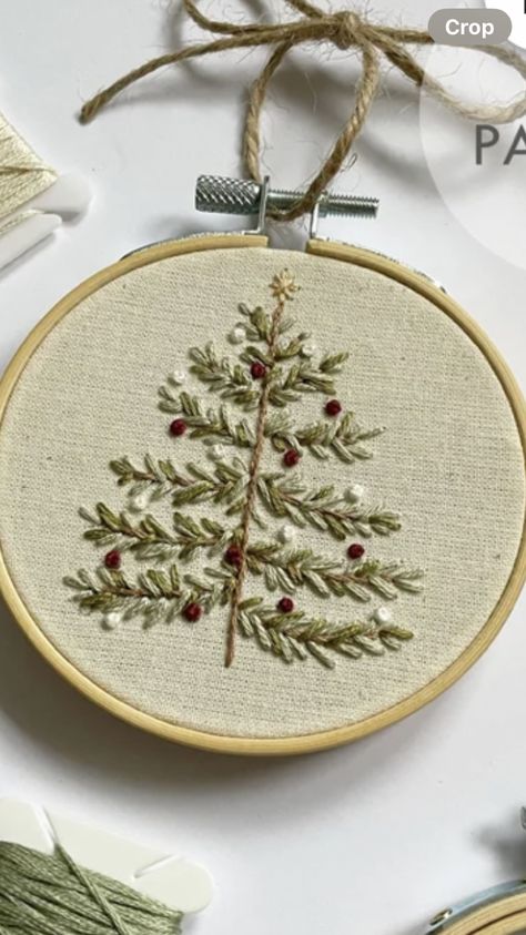 Diy Cross Stitch Ornaments, Diy Vintage Christmas Ornaments, Christmas Ornaments Cross Stitch, Diy Vintage Christmas, Ornaments Cross Stitch, Cross Stitch Ornaments, Christmas Cross Stitch Patterns Free, Stitch Ornaments, Christmas Card Art