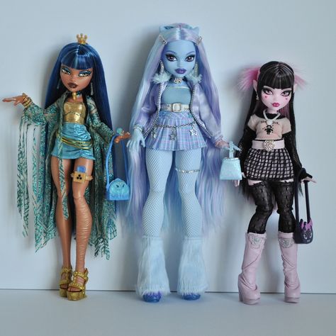 Monster High Doll Customization, Monster High Custom Clothes, Monster High Repaint Ooak Art Dolls, Monster High Dolls Collection, Monster High Doll Restyle, Monster High G3 Restyle, Draculaura Restyle, Monster High Restyle, Alien Doll