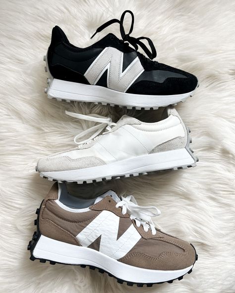 Sneakers New Balance Women, Feminine Sneakers, Feminine Style Casual, August Fashion, Athleisure Outfits Winter, Athleisure Outfits Spring, Black New Balance, Athleisure Outfits Summer, Home Updates