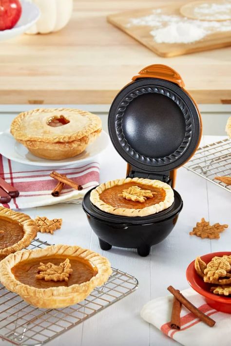 Easy Recipes To Bake, Pie Maker Recipes, Mini Pie Maker, Recipes To Bake, Pie Maker, Mini Pie, Pies Maker, Favorite Pie, Perfect Pies