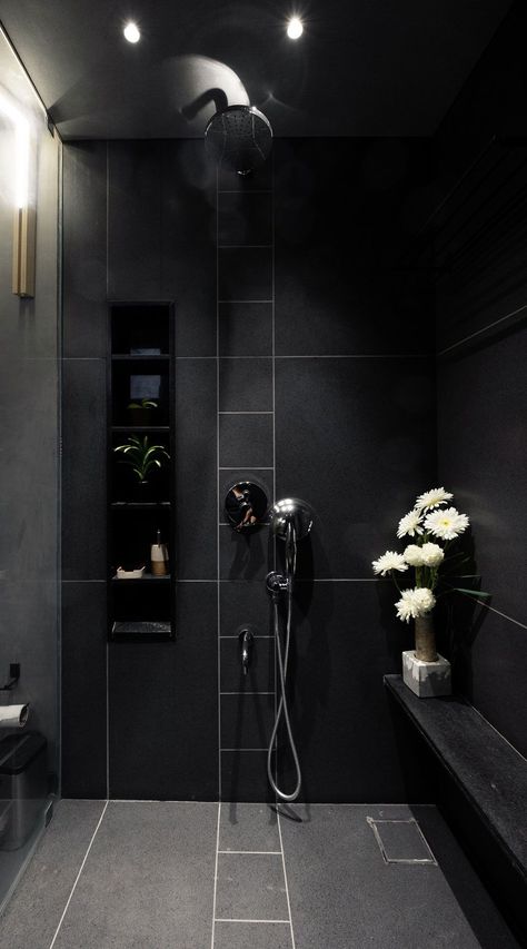 All Black Bathroom, Matte Black House, Small Bathroom Modern, Black Wall Tiles, Black Tile Bathrooms, Small Bathroom With Shower, Bathroom Design Black, Bathroom Shower Tile, Black Tiles