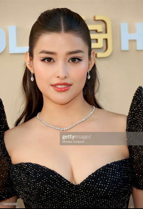 Liza Soberano Fashion, Filipina Makeup, Modern Filipiniana, Gold House, Liza Soberano, Girl Crushes, Makeup Art, Film, On Twitter