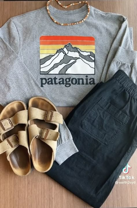 Granola Shoes, Granola Outfits, Salted Granola, Outdoorsy Style, Hiking Outfit Women, Outfit Inspo Summer, Camping Outfits, Granola Girl, Cute Comfy Outfits