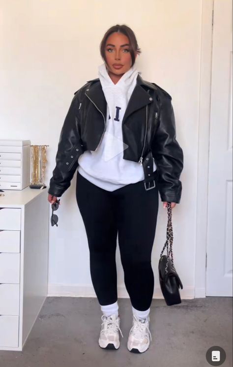 Plus-koon Muoti, Closet Revamp, Outfits Leggins, Looks Hip Hop, Plus Size Baddie Outfits, Errands Outfit, Winter Fashion Outfits Casual, Winter Closet, Classy Casual Outfits