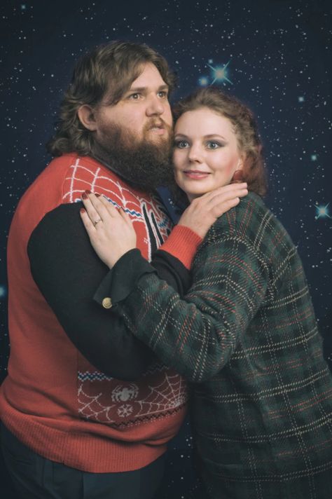 Awkward Couple Poses, Cringey Couple, Jcpenny Photos, Akward Family Photos, Awkward Family Photos Christmas, Awkward Couple, Awkward Family Pictures, Funny Couple Photos, Funny Couple Photography