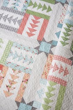 Quilt Layouts, Kid Quilts, Bed Quilts, Patchwork Blocks, Flying Geese Quilt, Quilting Patchwork, Quilt Square Patterns, Lori Holt, Quilt Care