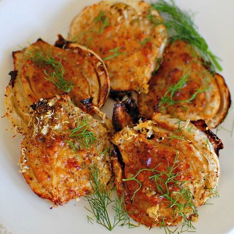 Roasted fennel. Create a tasty, crunchy side dish with this easy recipe. | joeshealthymeals.com Baked Fennel, Fennel Recipe, Fennel Recipes, Roasted Fennel, Veggie Side Dishes, Great Appetizers, Diet Keto, Vegetable Sides, Veggie Sides