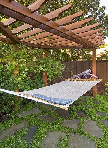 Free Pergola Plans, Small Garden Pergola, Small Pergola, Backyard Ideas For Small Yards, Garden Pergola, Backyard Hammock, Relaxing Backyard, Pergola Swing, Building A Pergola