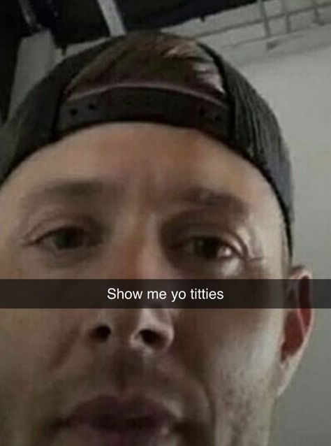 Supernatural Cursed Pictures, Dean Winchester Pfp, Spn Funny Pics, Dean Winchester Reaction Pic, Funny Dean Winchester Faces, Spn Memes Funny, Supernatural Actors, Spn Memes, Winchester Supernatural