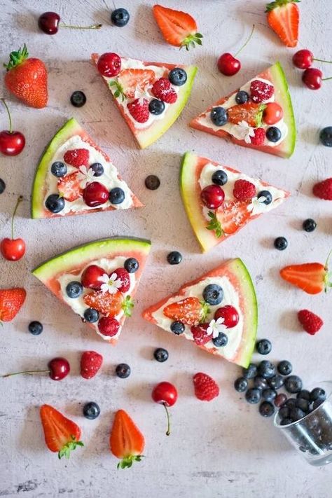 Try this watermelon pizza recipe as an easy summer treat. This healthy fruit pizza with yogurt and berries will have your tastebuds begging for more — and for good reason. Not only is this delicious summer dessert a healthy alternative that’s low in both calories and sugar, but it’s also an easy way to consume extra antioxidants and vitamins that support wellness. Watermelon Pizza with YogurtFruit pizzas make delicious and healthy summer desserts. This watermelon pizza with yogurt is… Fruit Pizza Sauce, Vegan Fruit Pizza, Watermelon Pizza Recipes, Watermelon Fruit Pizza, Low Sugar Yogurt, Fun Fall Desserts, Dessert Pizza Fruit, Fruit Pizzas, Summer Pizza