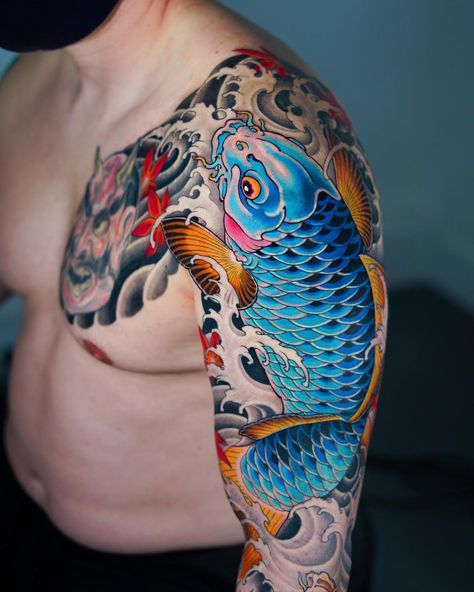 Blue Koi Fish Tattoo, Japanese Tattoo Koi, Pez Koi Tattoo, Japanese Fish Tattoo, Dragon Koi Fish, Blue Koi Fish, Koi Dragon Tattoo, Armour Tattoo, Koi Fish Colors