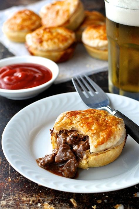 Party Pies, Australian Party, Meat Pie Recipe, Beef Pies, Pie Party, Meat Pies, Recipetin Eats, Pies Maker, Australian Food