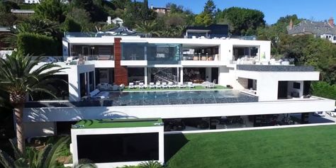 Most Expensive Home in US Comes With $30 Million Car Collection 924 Bel Air Road, Bel Air Road, Bel Air Mansion, Expensive Homes, Gorgeous Homes, Modernist House, Amazing Homes, House Design Exterior, Malibu Beach