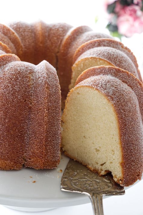 Cold Oven Pound Cake, Old Fashioned Pound Cake, 7up Pound Cake, Butter Pound Cake, Buttermilk Pound Cake, Cream Cheese Pound Cake, Pound Cake Recipe, Pound Cakes, Lemon Flavor