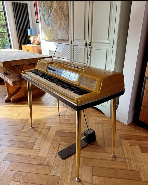 Custom gold glitter Wurlitzer Piano, Singer Songwriter, Gold Glitter, Piano, Glitter, Gold, Pianos