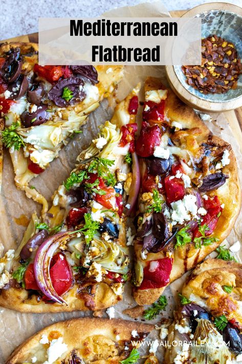 Mediterranean Flatbread is easy, healthy and the perfect appetizer to share, or meal to be enjoyed. Bursting with flavors and ready in about 20 minutes. via @sailor_bailey Mediterranean Flatbread Pizza Recipes, Easy Healthy Dinner Meals Families, Mediterranean Flat Bread Pizza, Dairy Free Flatbread Pizza, Mediterranean Naan Flatbread, Medditeranean Lunch Recipes, Flatbread Meal Ideas, Mediterranean Fusion Food, High Protein Flatbread Recipes