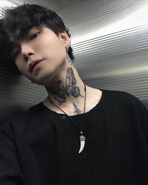 Tattoo Male, Neck Tattoo Ideas, Butterfly Neck Tattoo, Kore Ulzzang, Neck Tattoo For Guys, Hair Tattoos, Boy Tattoos, Cute Asian Guys, Anime Guys Shirtless