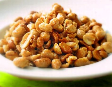 Homemade Honey-Roasted Peanuts, better than Planters! Honey Roasted Peanuts, Peanut Recipes, Honey Roasted, Roasted Peanuts, Basic Recipes, Us Foods, Diy Food, Appetizer Snacks, New Recipes