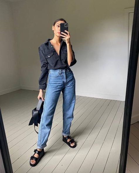 Loose Jeans Outfit, Womens Basics Clothing, Straight Jeans Outfit, Denim Jeans Outfit, Rolled Up Jeans, Mom Jeans Outfit, Trending Fashion Outfits, Denim Trends, Loose Jeans