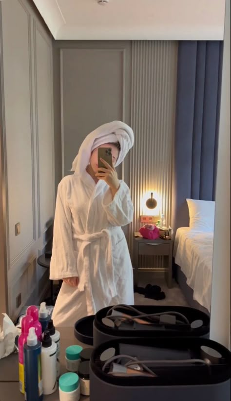 Light Airy Bedroom, Linen Dress Pattern, Video Call With Boyfriend Screen Photo, Best Friends Aesthetic, Simple Pakistani Dresses, Mood Instagram, Friends Aesthetic, Fancy Video, Cute Couple Selfies