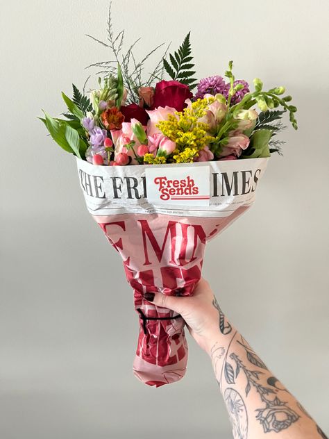 Valentines Marketing, Fresh Sends, Valentine's Day Flowers, Floral Design Business, Sustainable Flowers, Flower Bouquet Diy, Prettiest Bouquet, Boquette Flowers, Flower Business