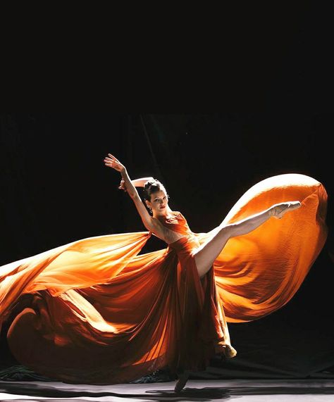 Swirls of orange! #Balet#Photography Twelve Dancing Princesses, Dancer Photography, Aesthetic Light, Dancers Outfit, Dance Poster, Ballet Photos, Colorful Aesthetic, Dance Movement, Dancing Aesthetic