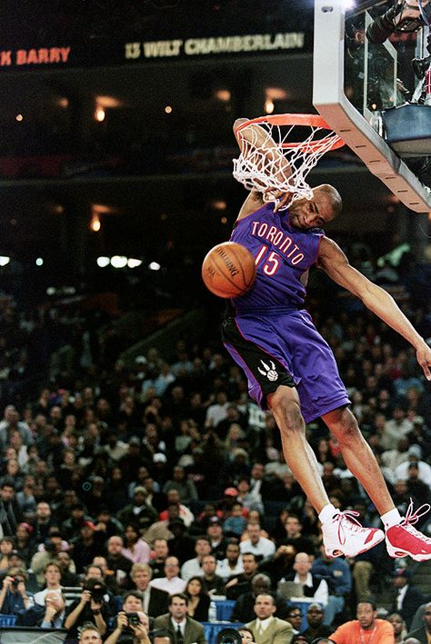 The 2015 Sprite Slam Dunk Contest is coming up! Take a look back at some of these amazing photos! Vince Carter Dunk, Best Dunks, Dunk Contest, Basket Nba, Vince Carter, Bola Basket, Tracy Mcgrady, Basketball Photos, Basketball Is Life