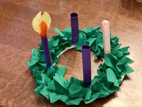 Advent Wreath Diy Kids, Advent Wreath Ideas For Kids, Diy Advent Wreath For Kids, Preschool Advent Wreath, Kids Advent Wreath Craft, Paper Advent Wreath, Advent Candle Crafts For Kids, Paper Plate Advent Wreath, Advent Wreath Craft For Kids